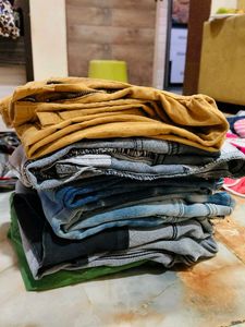 8 Jeans For 600
