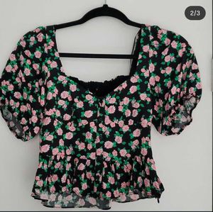 🎁Buy 2 Get 1 Free🎁 Zara Crop Top Size 28-32inch