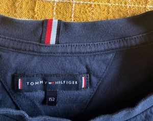 set of 2 Tommy hop figure T-shirts