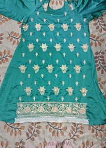 Green kurta pajama