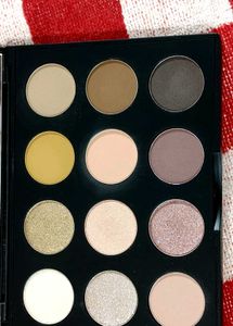 Mac Art Library Eyeshadow Palette