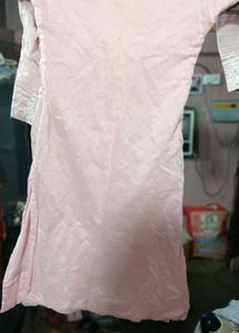 Elegant Pink Embroidered Kurta