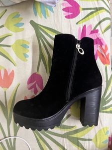 Women’s Trendy Black Boots