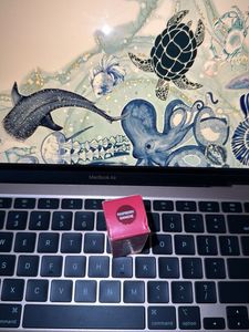 Nykaa Lip Glaze oil in Raspberry Ganache