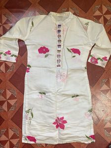 Elegant Floral Embroidered Kurta Set