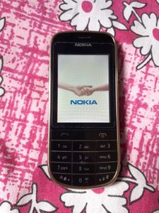 Nokia Asha 202 Touch & Type Phone