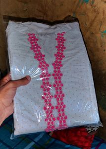 Pink and white kurta set with