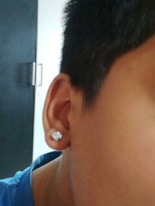 Stud Magnetic Earings *No Piercing Required*