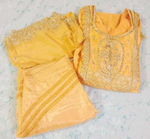 Elegant Embroidered Salwar Kameez Set