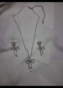Cute Silver Bow Necklace &amp; Earring Set