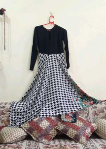 Elegant Black &amp; White Flared Dress🖤