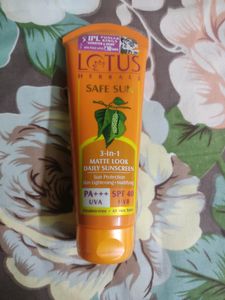 Lotus Herbals 3-in-1 Sunscreen