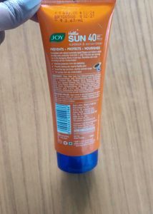 SPF 40PA++ Sunscreen + Anti Tan