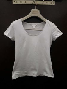 H&amp;M White Scoop Neck T-Shirt