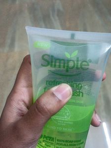 Simple Refreshing Facial Wash