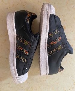 Adidas Superstar