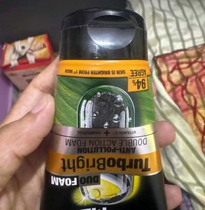 Garnier Men TurboBright Face Wash