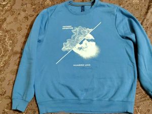 Blue Graphic Print Sweatshirt.