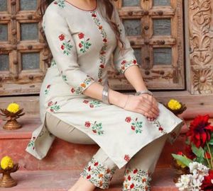 Floral Embroidered Kurta Set size 3xl