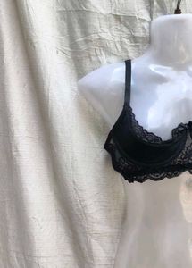 I. SEXY NET BRALETTE