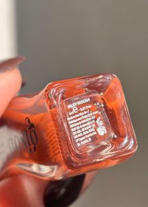 Gisou honey infused Lip oil :- Milky Mocha