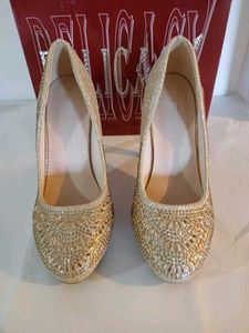GOLDEN Pearl HEELS