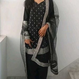 Elegant Black Patiyala Salwar Suit