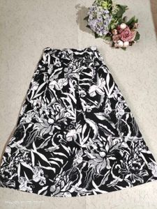 HsM Floral Print Maxi Skirt For Small Fit