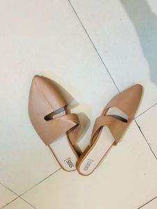 Size 8 Tan Pointed Toe Mules  Very Comfortable