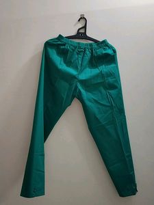 Women&#39;s Solid Mid Rise Cotton Pant