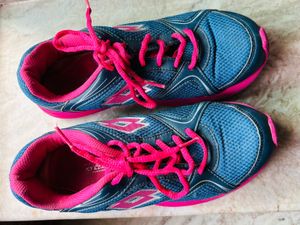 Sport Shoes Pink Nd Blue