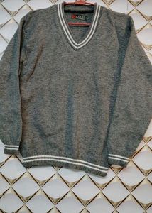 Greyish Sweater 🤒🤒