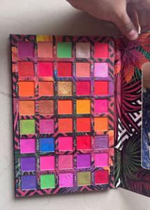 Vibrant Eyeshadow Palette