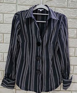 Stylish, long-sleeve button-up shirt