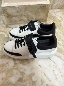 Brandnew Alexander McQueen