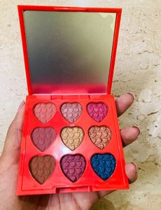 MyGlamm Xoxo Eyeshadow Palette