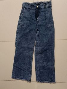 Straight Jeans Medium Sized Waist 32 Inches.