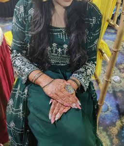 Elegant Green Embroidered Kurta Set