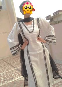 Pakistani TrendingSuite New Style Kmiz And Trouser