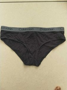 L Calvin Klein Underwear