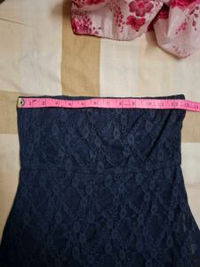 sleeveless blue dress