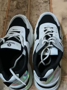 sneakers women