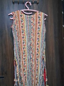 Print Sleeveless Kurti