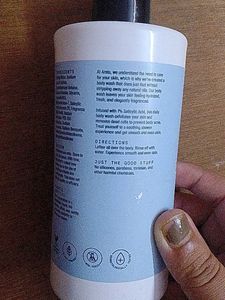 arata 1% salysalic acid daily body wash