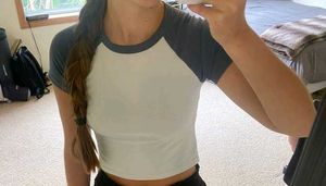 CROPPED TOP