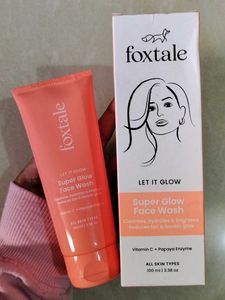 Foxtale Super Glow Face Wash