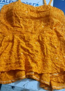 Sleeveless Golden Padded Top