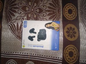 P Trone earbuds