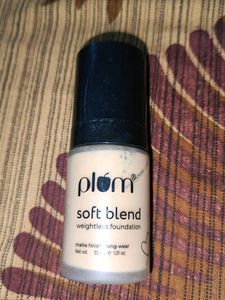 Plum Face Foundation 125Y Shade
