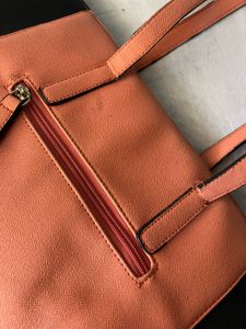 Lavie Tote Bag